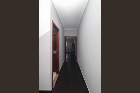 Corredor  de casa para alugar com 2 quartos, 180m² em Parque Pinheiros, Taboão da Serra