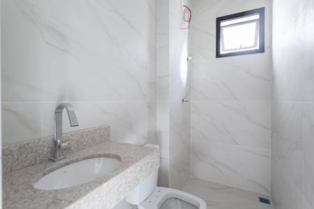 Banheiro da suíte  de apartamento à venda com 3 quartos, 179m² em Cabral, Contagem