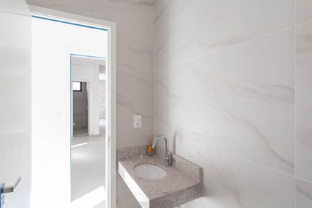 Banheiro da suíte  de apartamento à venda com 3 quartos, 179m² em Cabral, Contagem