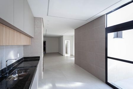 Sala/Cozinha de apartamento à venda com 3 quartos, 56m² em Cabral, Contagem