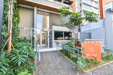 Apartamento à venda com 113m², 2 quartos e 1 vaga Apartamento à venda com 113m², 2 quartos e 1 vagaFachada e portaria