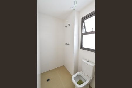 Apartamento à venda com 113m², 2 quartos e 1 vaga Apartamento à venda com 113m², 2 quartos e 1 vagaBanheiro da suíte