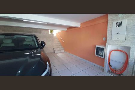 Garagem de casa à venda com 3 quartos, 170m² em Cidade das Flores, Osasco