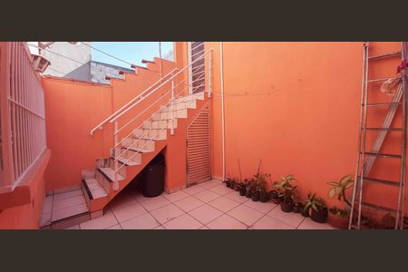 Quintal de casa à venda com 3 quartos, 170m² em Cidade das Flores, Osasco