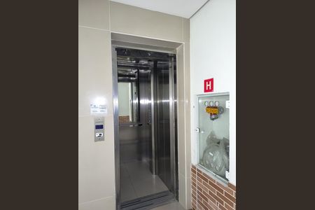 Elevador de apartamento para alugar com 2 quartos, 60m² em Ingleses Centro, Florianópolis