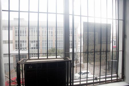 Plaquinha de kitnet/studio para alugar com 1 quarto, 28m² em Menino Deus, Porto Alegre
