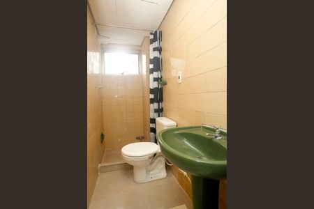 Banheiro de kitnet/studio para alugar com 1 quarto, 28m² em Menino Deus, Porto Alegre
