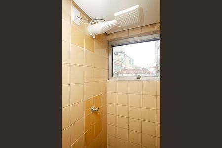 Banheiro de kitnet/studio para alugar com 1 quarto, 28m² em Menino Deus, Porto Alegre