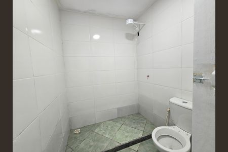 Casa para alugar com 100m², 2 quartos e 1 vaga Casa para alugar com 100m², 2 quartos e 1 vagaBanheiro 1