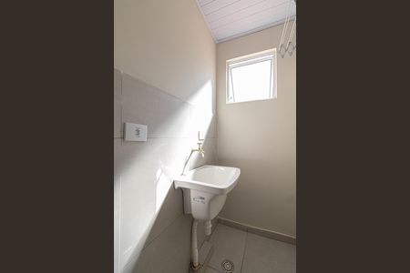 Área de Serviço de casa para alugar com 1 quarto, 30m² em Vila Nhocuné, São Paulo