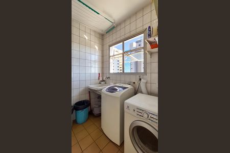 Apartamento para alugar com 107m², 3 quartos e 2 vagas Apartamento para alugar com 107m², 3 quartos e 2 vagasÁrea de Serviço