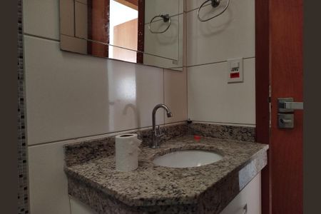 Casa de condomínio para alugar com 146m², 3 quartos e 2 vagas Casa de condomínio para alugar com 146m², 3 quartos e 2 vagasBanheiro 2