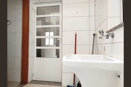 Casa de condomínio para alugar com 146m², 3 quartos e 2 vagas Casa de condomínio para alugar com 146m², 3 quartos e 2 vagasÁrea de serviço