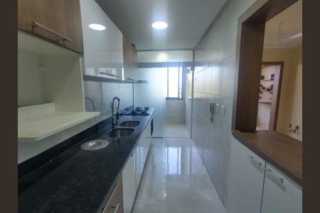 Cozinha de apartamento à venda com 2 quartos, 68m² em Niterói, Canoas