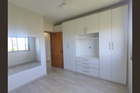 Quarto de apartamento à venda com 2 quartos, 68m² em Niterói, Canoas