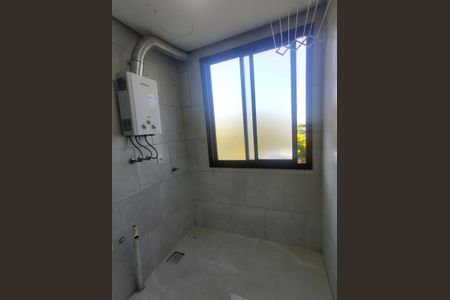 Área de serviço de apartamento à venda com 2 quartos, 68m² em Niterói, Canoas