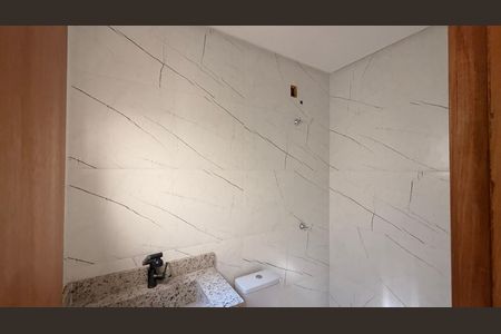 Casa para alugar com 180m², 3 quartos e 3 vagas Casa para alugar com 180m², 3 quartos e 3 vagasBanheiro da Suíte 2