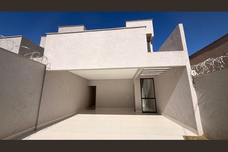 Garagem de casa à venda com 3 quartos, 180m² em Moinho dos Ventos, Goiânia