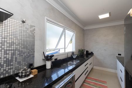 Casa de condomínio à venda com 298m², 4 quartos e 3 vagas Casa de condomínio à venda com 298m², 4 quartos e 3 vagasCozinha - Armários
