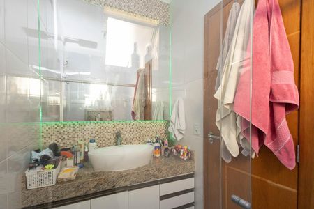 Casa de condomínio à venda com 298m², 4 quartos e 3 vagas Casa de condomínio à venda com 298m², 4 quartos e 3 vagasBanheiro da Suíte 3