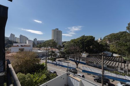 Casa de condomínio à venda com 298m², 4 quartos e 3 vagas Casa de condomínio à venda com 298m², 4 quartos e 3 vagasVista