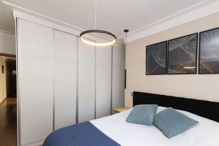 Casa de condomínio à venda com 298m², 4 quartos e 3 vagas Casa de condomínio à venda com 298m², 4 quartos e 3 vagasSuíte 2