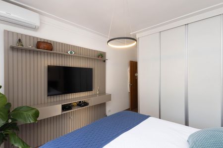 Casa de condomínio à venda com 298m², 4 quartos e 3 vagas Casa de condomínio à venda com 298m², 4 quartos e 3 vagasSuíte 2