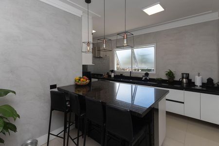 Casa de condomínio à venda com 298m², 4 quartos e 3 vagas Casa de condomínio à venda com 298m², 4 quartos e 3 vagasCozinha - Armários