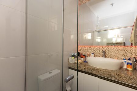 Casa de condomínio à venda com 298m², 4 quartos e 3 vagas Casa de condomínio à venda com 298m², 4 quartos e 3 vagasBanheiro da Suíte 3