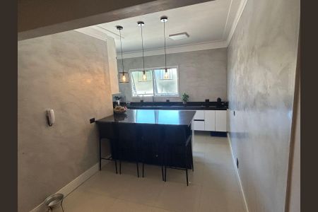 Casa de condomínio à venda com 298m², 4 quartos e 3 vagasCozinha
