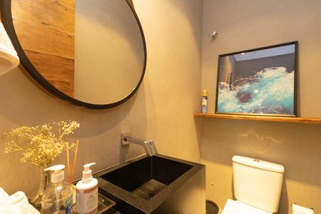 Casa de condomínio à venda com 298m², 4 quartos e 3 vagas Casa de condomínio à venda com 298m², 4 quartos e 3 vagasLavabo