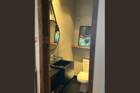 Casa de condomínio à venda com 298m², 4 quartos e 3 vagasBanheiro