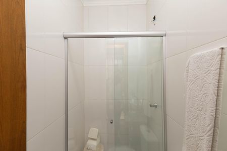 Casa de condomínio à venda com 298m², 4 quartos e 3 vagas Casa de condomínio à venda com 298m², 4 quartos e 3 vagasBanheiro de serviço