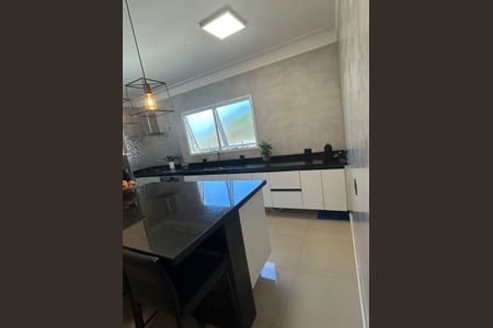 Casa de condomínio à venda com 298m², 4 quartos e 3 vagasCozinha