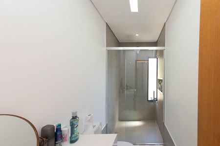 Casa de condomínio à venda com 298m², 4 quartos e 3 vagas Casa de condomínio à venda com 298m², 4 quartos e 3 vagasBanheiro da Suíte 2