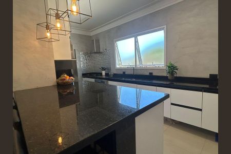 Casa de condomínio à venda com 298m², 4 quartos e 3 vagasCozinha