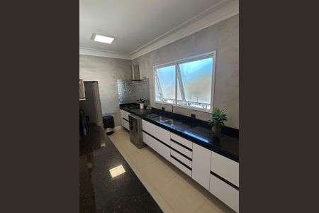 Cozinha de casa de condomínio à venda com 4 quartos, 298m² em Tremembé, São Paulo