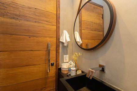 Casa de condomínio à venda com 298m², 4 quartos e 3 vagas Casa de condomínio à venda com 298m², 4 quartos e 3 vagasLavabo