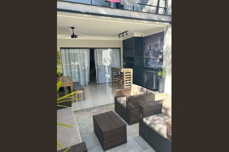 Casa de condomínio à venda com 298m², 4 quartos e 3 vagasÁrea externa