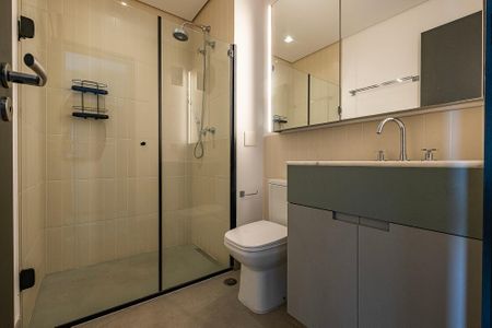 Banheiro de kitnet/studio para alugar com 1 quarto, 39m² em Pinheiros, São Paulo
