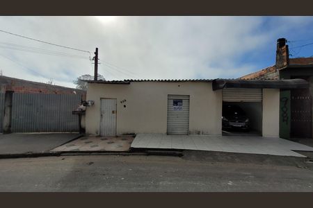 Fachada de casa para alugar com 1 quarto, 30m² em Chácara Holiday, Itaquaquecetuba