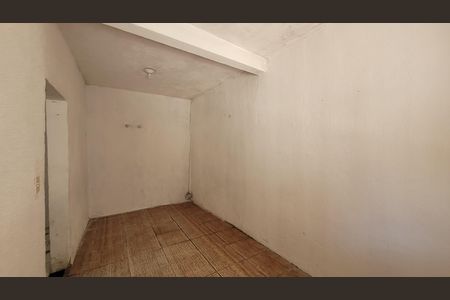 Quarto de casa para alugar com 1 quarto, 30m² em Chácara Holiday, Itaquaquecetuba