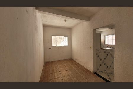 Quarto de casa para alugar com 1 quarto, 30m² em Chácara Holiday, Itaquaquecetuba