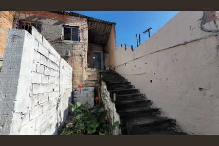 Corredor de casa para alugar com 1 quarto, 30m² em Chácara Holiday, Itaquaquecetuba