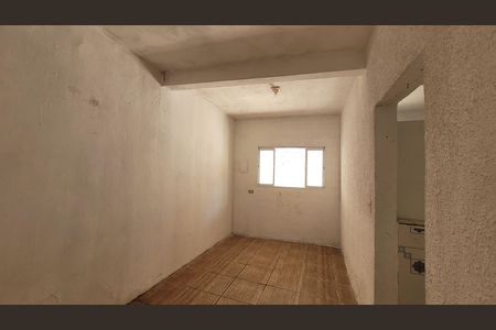 Quarto de casa para alugar com 1 quarto, 30m² em Chácara Holiday, Itaquaquecetuba