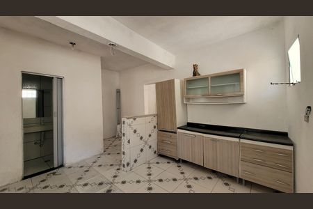 Sala/Cozinha de casa para alugar com 1 quarto, 30m² em Chácara Holiday, Itaquaquecetuba