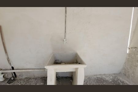 Área de serviço de casa para alugar com 1 quarto, 30m² em Chácara Holiday, Itaquaquecetuba