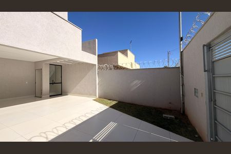 Casa à venda com 180m², 3 quartos e 3 vagas Casa à venda com 180m², 3 quartos e 3 vagasGaragem