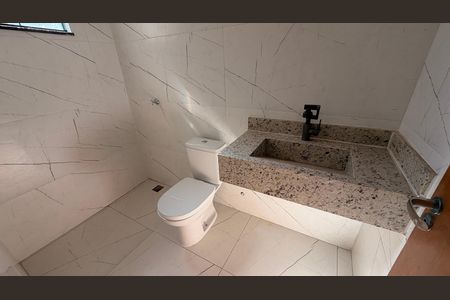 Casa à venda com 180m², 3 quartos e 3 vagas Casa à venda com 180m², 3 quartos e 3 vagasBanheiro da Suíte 1