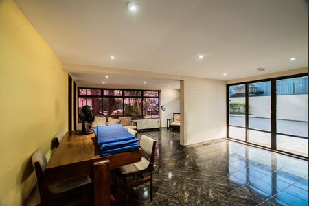 Apartamento para alugar com 57m², 2 quartos e 1 vaga Apartamento para alugar com 57m², 2 quartos e 1 vagaÁrea comum - Salão de festas